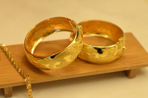 Physical Gold Dealers and Jewellers