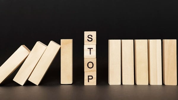 Chiến lược giao dịch với trailing stop